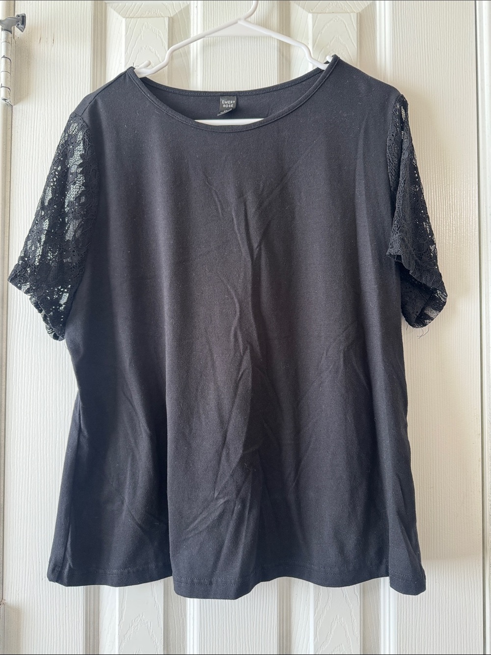 Every Rose Black Lace-Sleeve Short Sleeve Tee